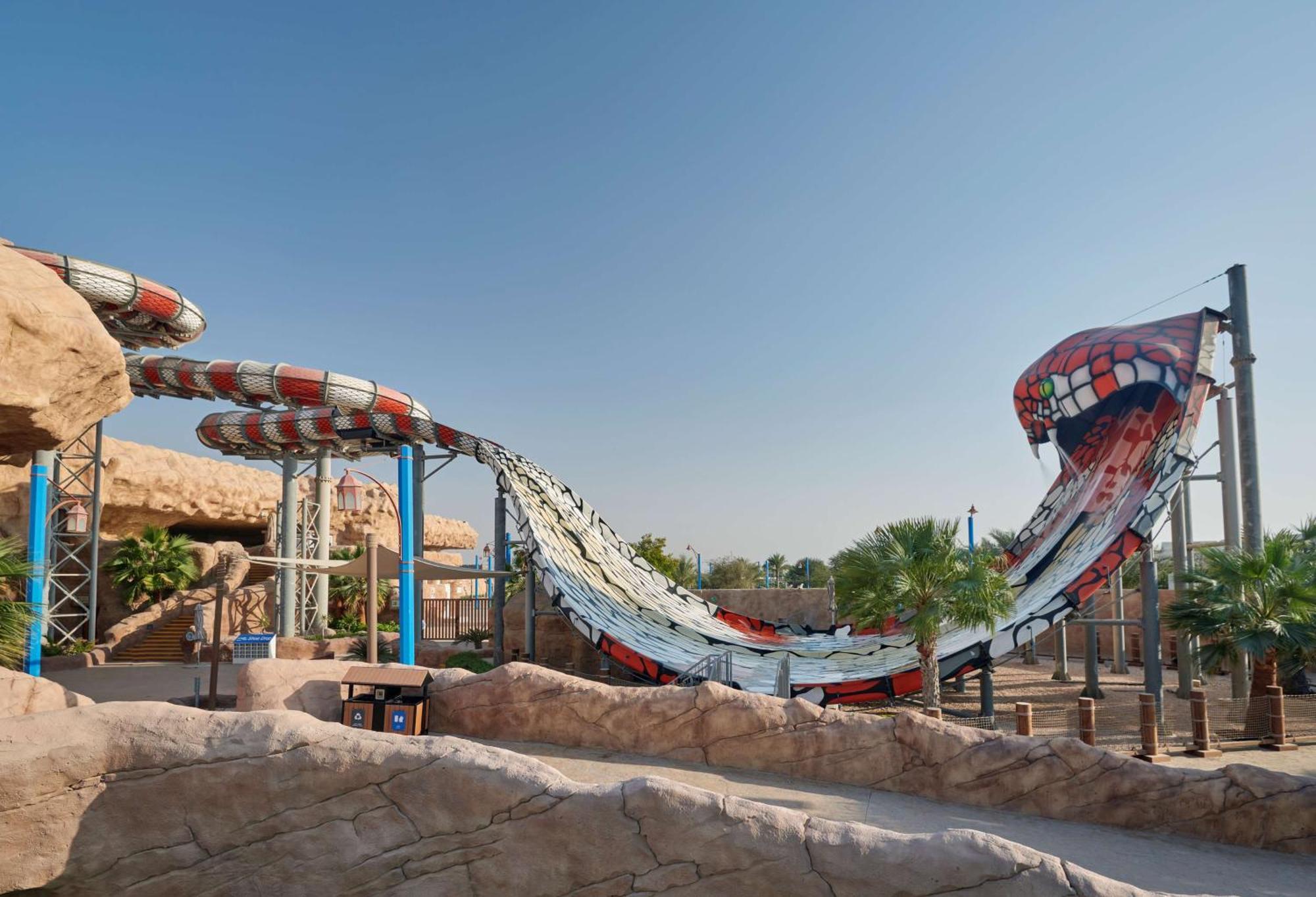 Hilton Salwa Beach Resort And Villas Abu Samra Exterior foto The Wild Wadi water park