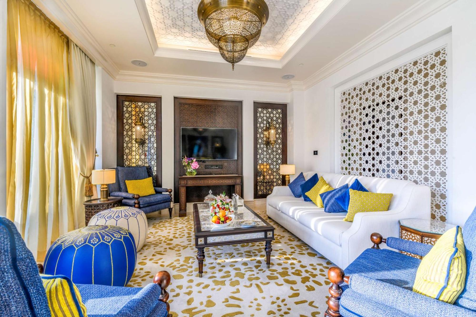 Hilton Salwa Beach Resort And Villas Abu Samra Exterior foto Living room