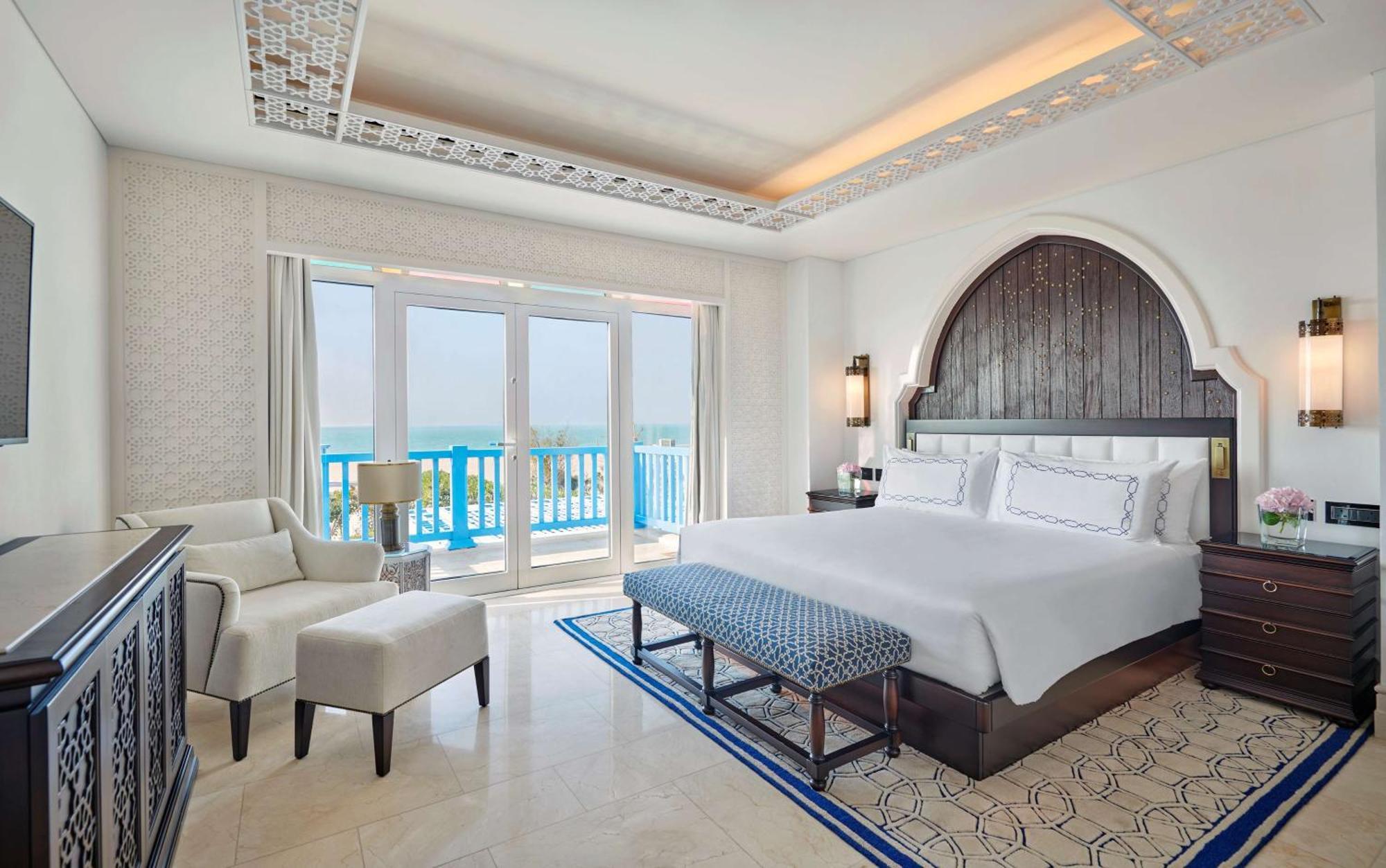 Hilton Salwa Beach Resort And Villas Abu Samra Exterior foto Deluxe Room