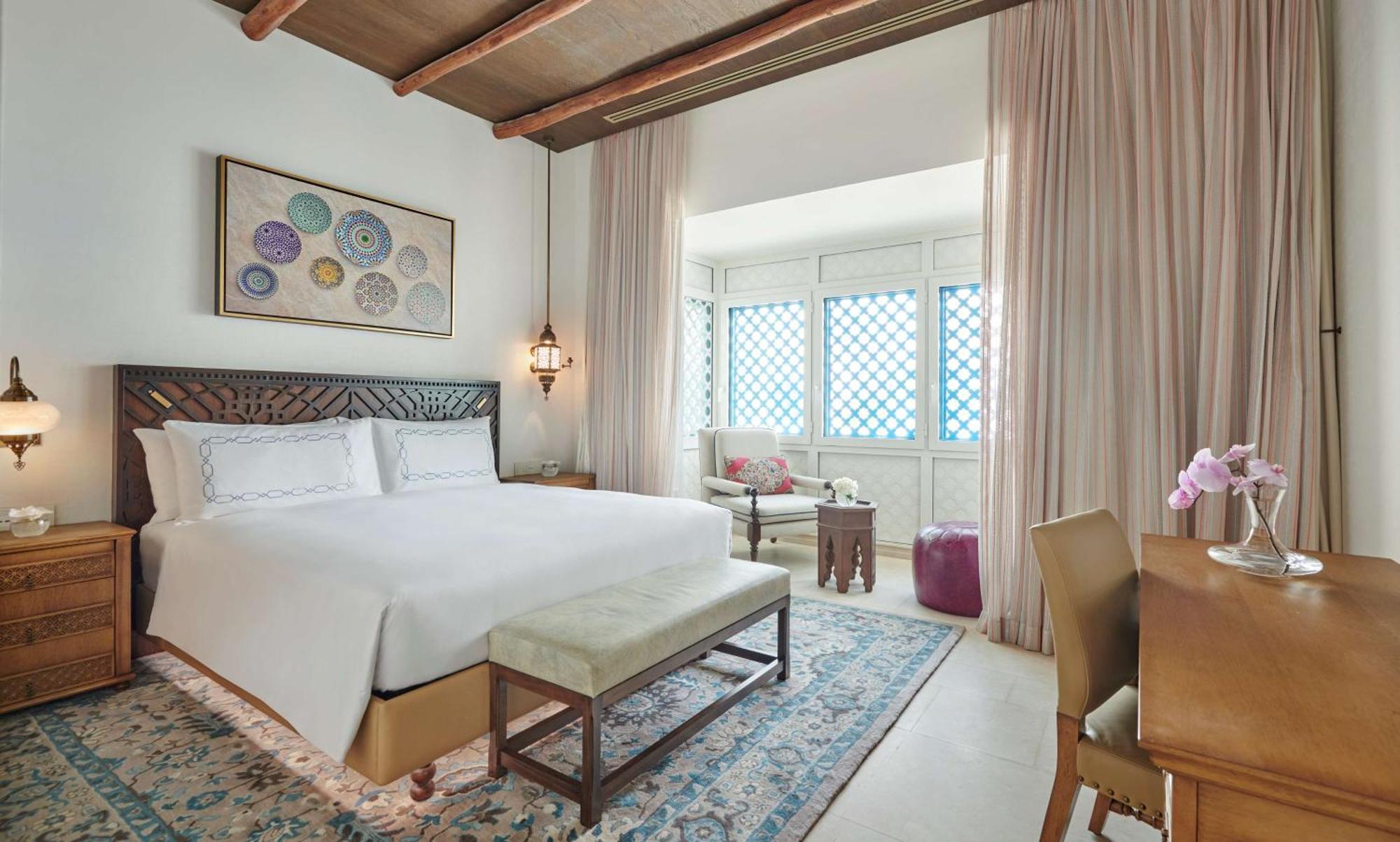 Hilton Salwa Beach Resort And Villas Abu Samra Exterior foto Deluxe Room