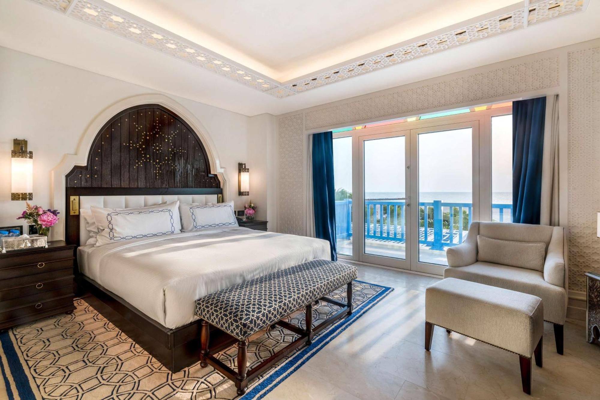 Hilton Salwa Beach Resort And Villas Abu Samra Exterior foto Deluxe Room