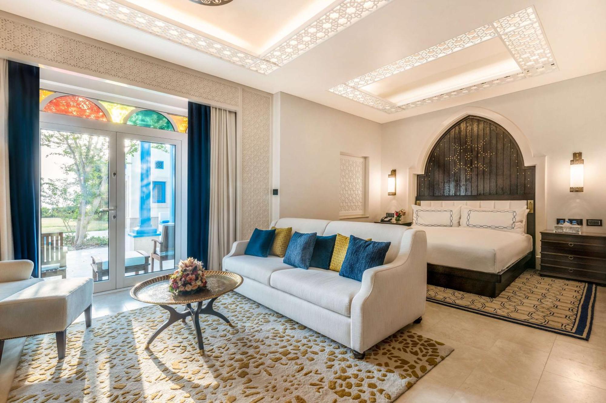 Hilton Salwa Beach Resort And Villas Abu Samra Exterior foto Deluxe Room