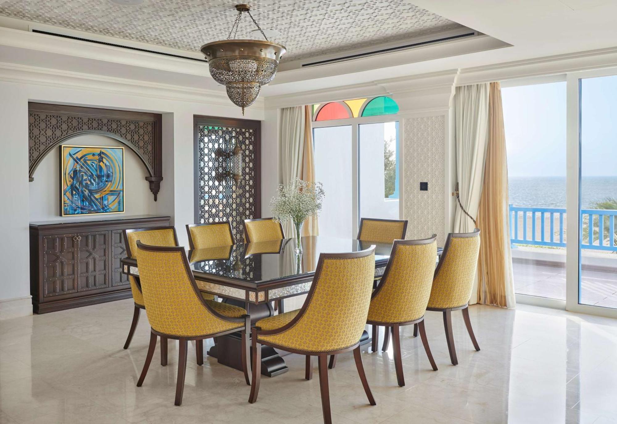 Hilton Salwa Beach Resort And Villas Abu Samra Exterior foto Dining room