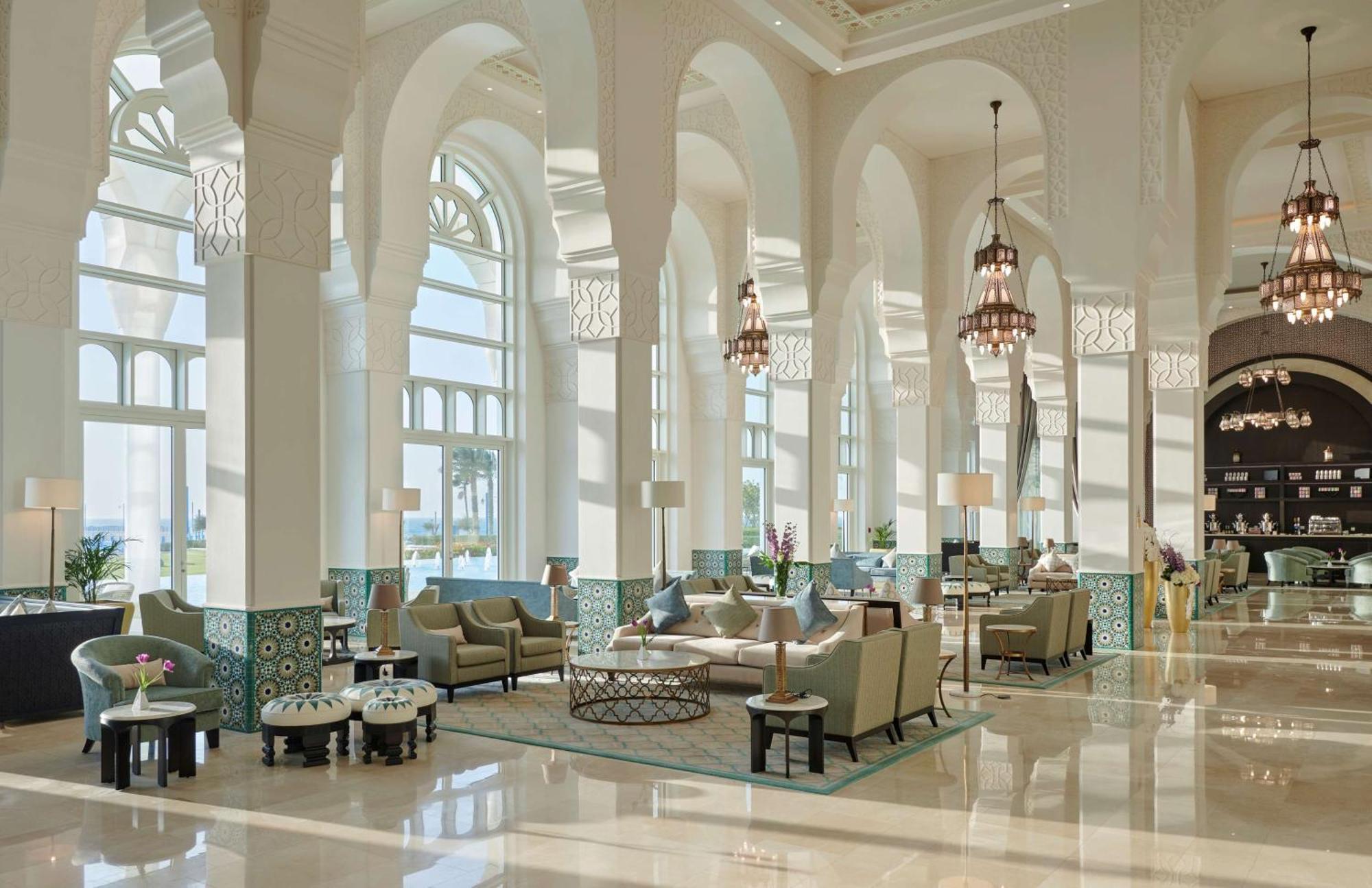 Hilton Salwa Beach Resort And Villas Abu Samra Exterior foto The lobby